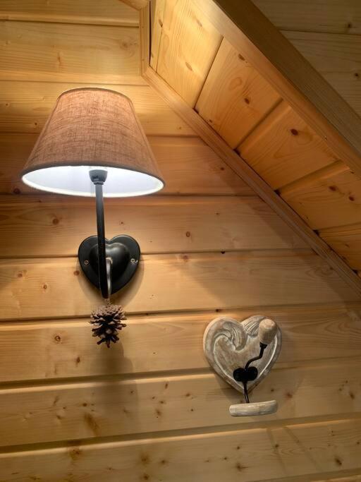 Chalet La Joue Du Loup Bord Des Pistes - En Bois De Charme Pour 10 Personnes